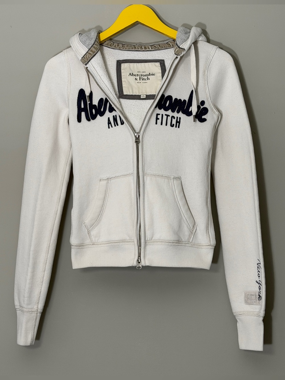 Abercrombie & Fitch white zip up hoodie Size S